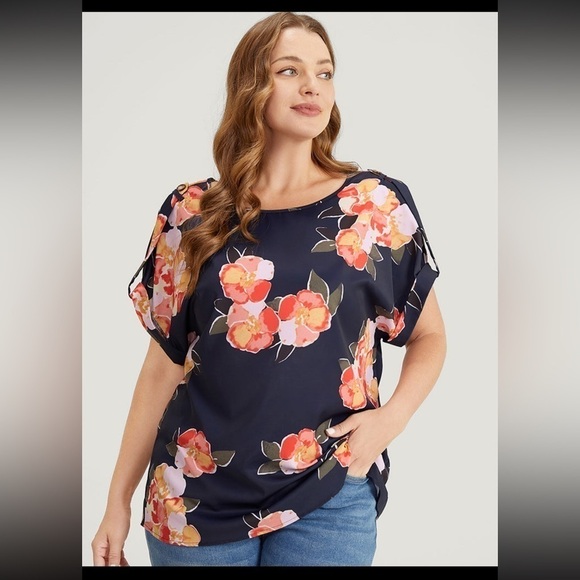 BloomChic Tops - Bloomchic Floral Printed Rolled Tab Indigo Blouse 26 NWT